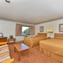 Фото 14 - Rodeway Inn & Suites Wisconsin Madison-Northeast