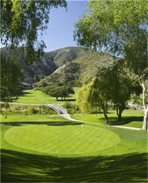 Фото 11 - Aliso Creek Inn and Golf Course