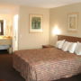 Фото 2 - Bakersfield Inn & Suites