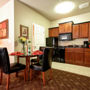 Фото 6 - Stratford Suites Inn