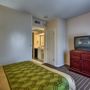 Фото 2 - Econo Lodge Inn & Suites