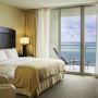 Фото 10 - DoubleTree by Hilton Ocean Point Resort & Spa Sunny Isles