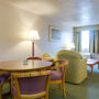 Фото 14 - Days Inn & Suites Heritage Hotel