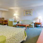 Фото 2 - Days Inn & Suites Heritage Hotel
