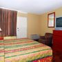 Фото 11 - Econo Lodge Inn & Suites