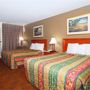 Фото 14 - Econo Lodge Inn & Suites