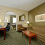 Фото 14 - Best Western PLUS Tulsa Inn & Suites