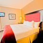 Фото 10 - DoubleTree by Hilton Hotel Raleigh Brownstone University