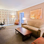 Фото 11 - DoubleTree by Hilton Hotel Raleigh Brownstone University