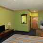 Фото 8 - Tropicana Inn and Suites