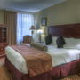 Фото 6 - Arlington Court Suites Hotel