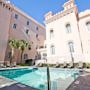 Фото 3 - Embassy Suites Charleston - Historic Charleston