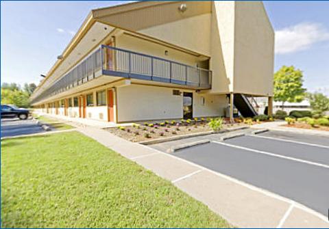 Фото 7 - Americas Best Value Inn