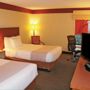 Фото 12 - La Quinta Inn & Suites Charlotte Airport North