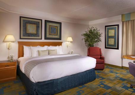 Фото 9 - La Quinta Inn & Suites Fort Lauderdale Plantation