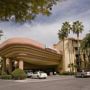 Фото 1 - Embassy Suites Phoenix - Biltmore