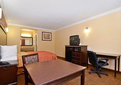 Фото 7 - Rodeway Inn & Suites Corona
