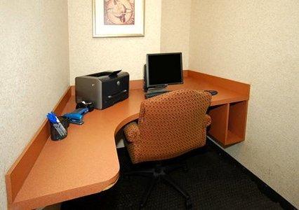 Фото 2 - Comfort Inn & Suites Tualatin