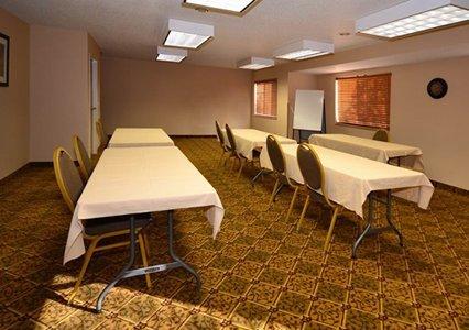 Фото 13 - MainStay Suites Cedar Rapids