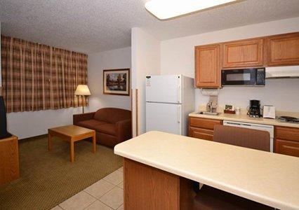 Фото 5 - MainStay Suites Cedar Rapids