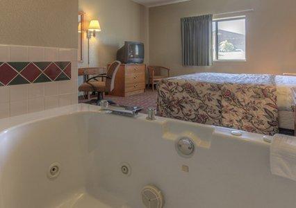 Фото 3 - Quality Inn & Suites La Vergne