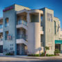 Фото 6 - Beach House Inn & Suites