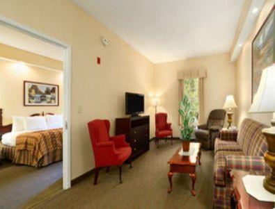 Фото 10 - Baymont Inn & Suites - Jacksonville