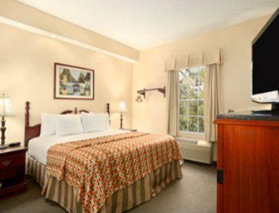 Фото 9 - Baymont Inn & Suites - Jacksonville