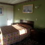 Фото 8 - Pomona Lodge Motel