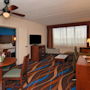 Фото 5 - Comfort Suites Airport & Cruise Port