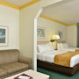 Фото 1 - Comfort Suites Maingate East