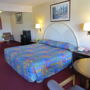 Фото 11 - Beachway Inn and Suites