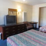 Фото 9 - Beachway Inn and Suites