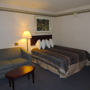 Фото 12 - Budget Host Inn & Suites